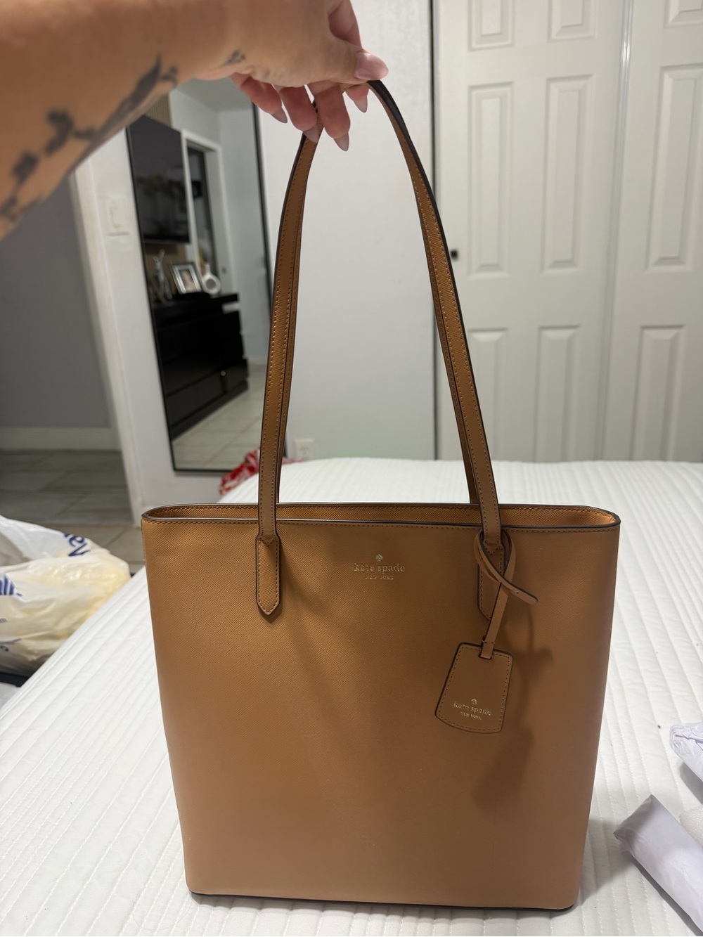 kate spade Tan Leather Tote in Caramel Brown